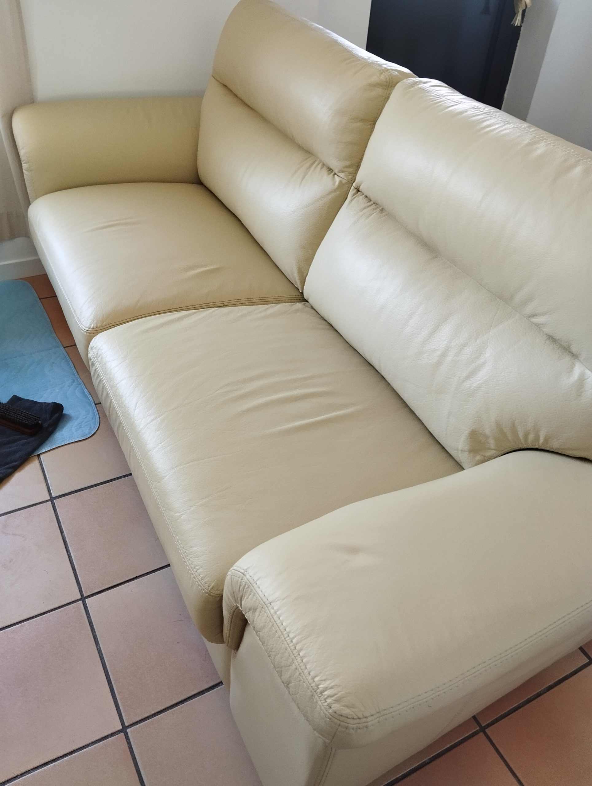 Après — canapé tissu nettoyé par ÔDOME